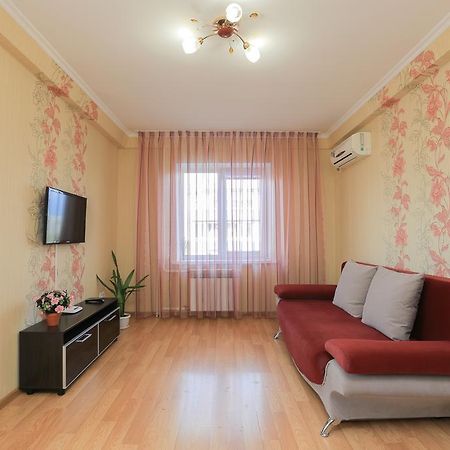Apartment On Obolonskiy Prospect 12 Kyiv Exterior photo
