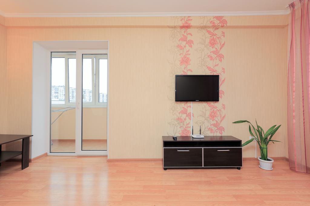Apartment On Obolonskiy Prospect 12 Kyiv Exterior photo